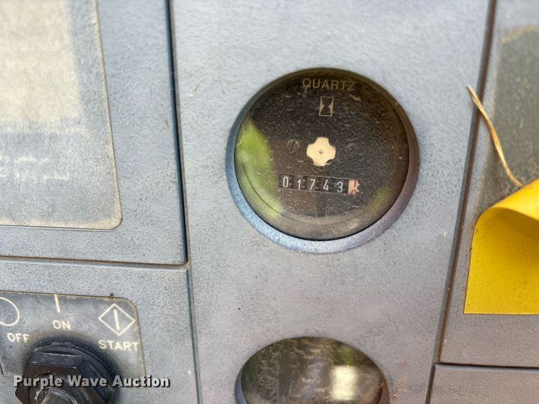 image for item DY0735 1998 Ingersoll-Rand P185WJD air compressor