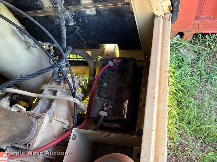 image for item DY0735 1998 Ingersoll-Rand P185WJD air compressor