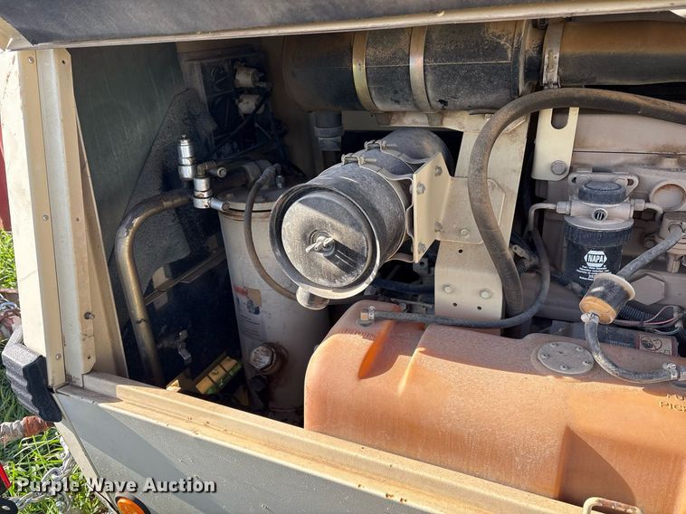 image for item DY0735 1998 Ingersoll-Rand P185WJD air compressor