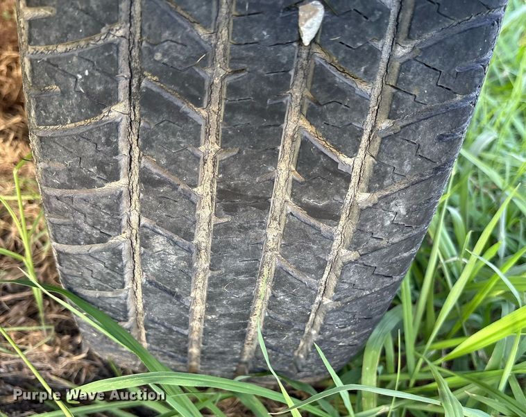 image for item DY0735 1998 Ingersoll-Rand P185WJD air compressor