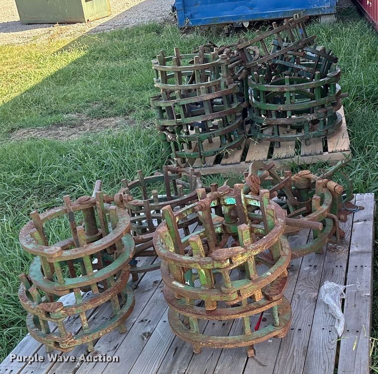 image for item DY0736 Approximately 34 pipe welding clamps