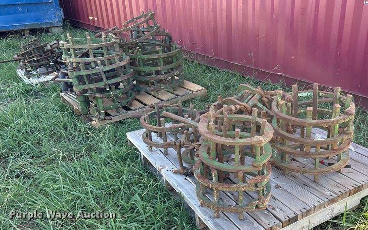 image for item DY0736 Approximately 34 pipe welding clamps