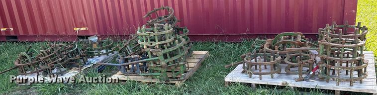 image for item DY0736 Approximately 34 pipe welding clamps