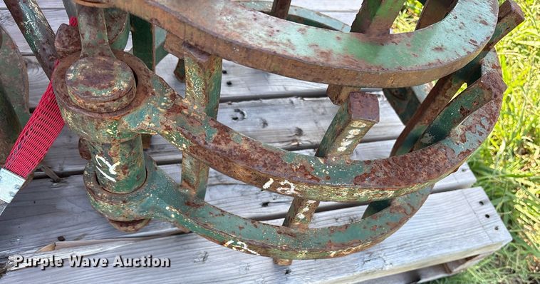 image for item DY0736 Approximately 34 pipe welding clamps