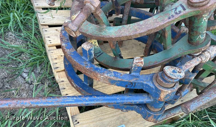 image for item DY0736 Approximately 34 pipe welding clamps