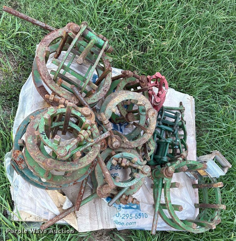 image for item DY0736 Approximately 34 pipe welding clamps