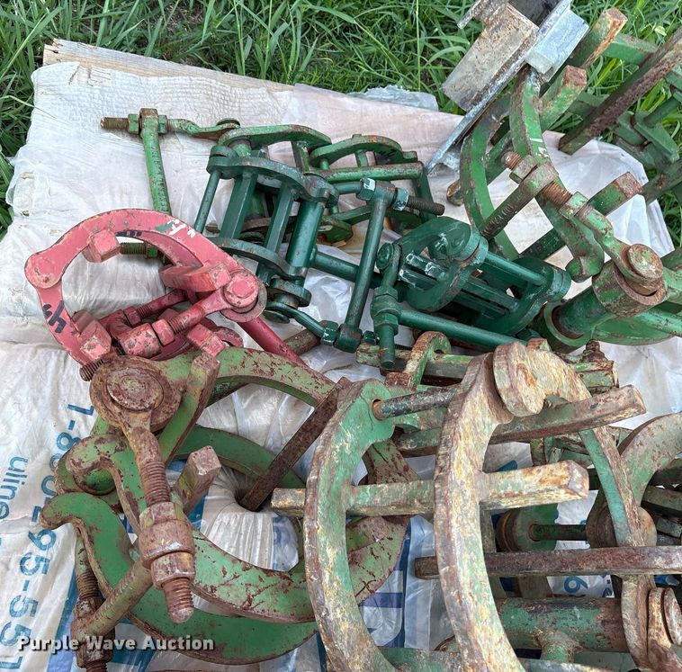 image for item DY0736 Approximately 34 pipe welding clamps