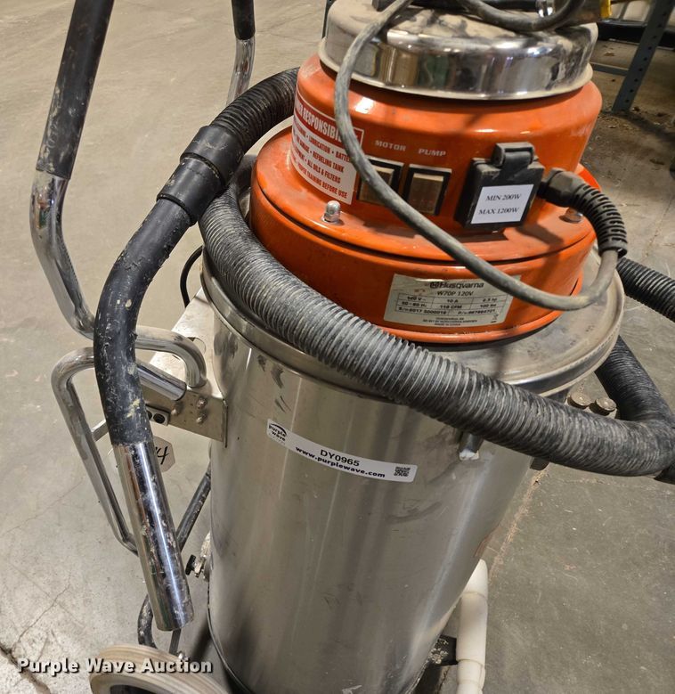 image for item DY0965 2017 Husqvarna W70P vacuum