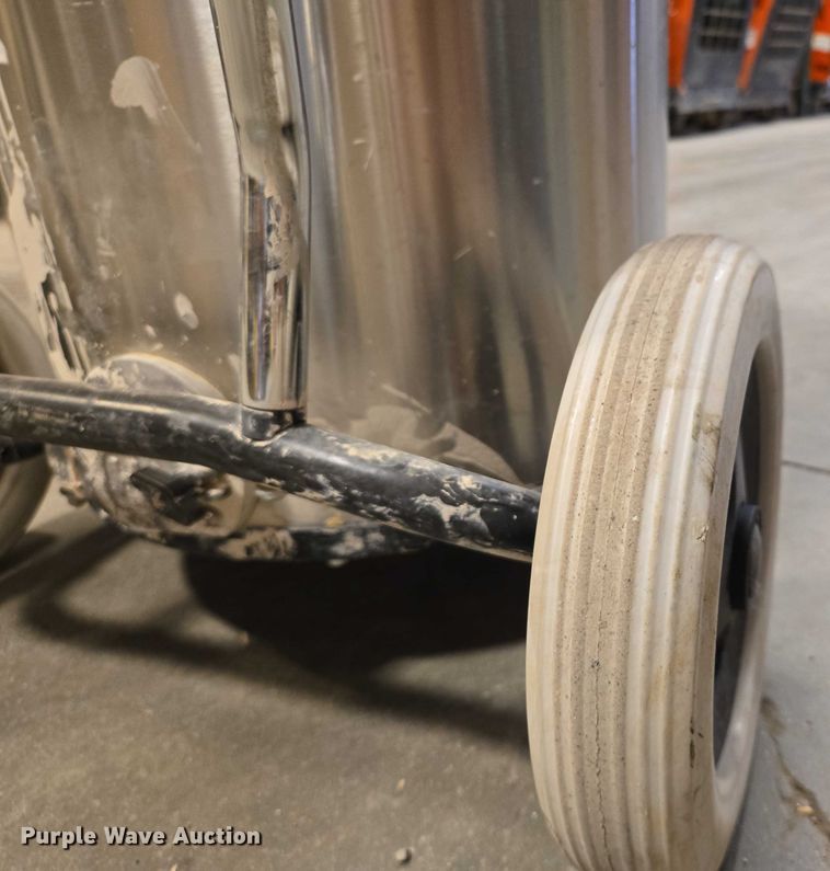 image for item DY0965 2017 Husqvarna W70P vacuum