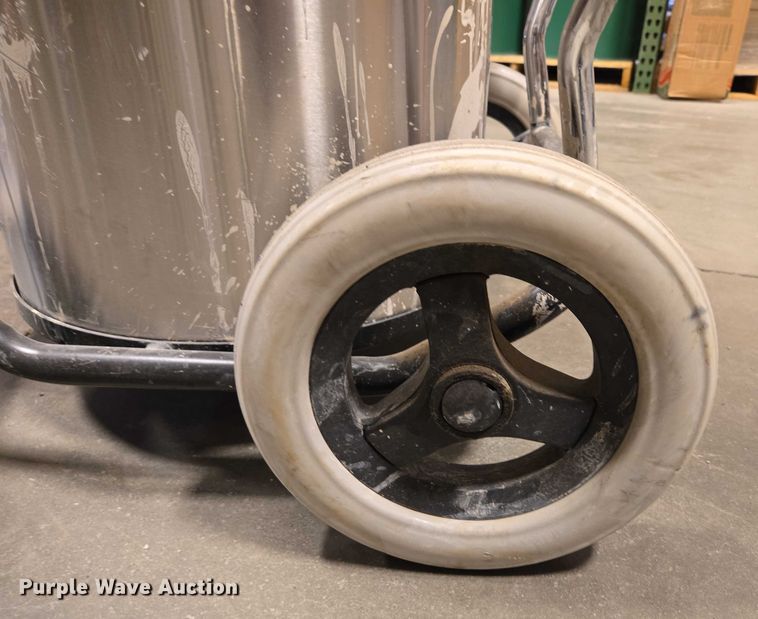 image for item DY0965 2017 Husqvarna W70P vacuum