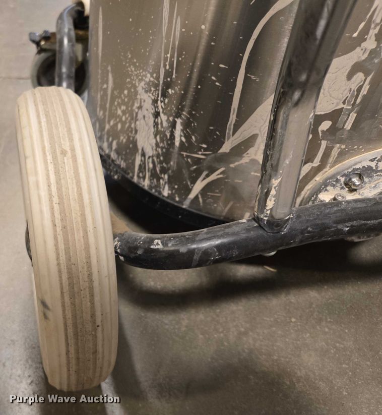 image for item DY0965 2017 Husqvarna W70P vacuum