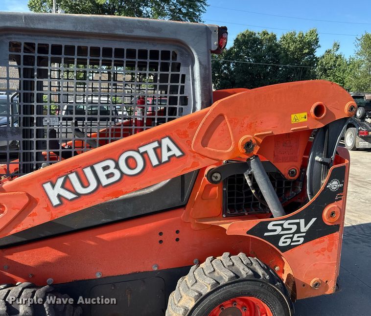 image for item DZ1478 2016 Kubota SSV65 skid steer loader