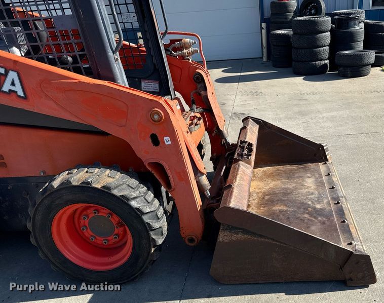 image for item DZ1478 2016 Kubota SSV65 skid steer loader