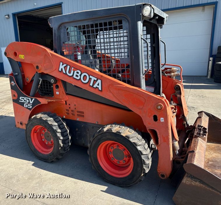 image for item DZ1478 2016 Kubota SSV65 skid steer loader