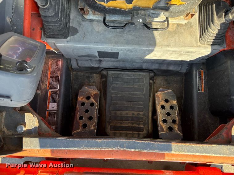 image for item DZ1478 2016 Kubota SSV65 skid steer loader