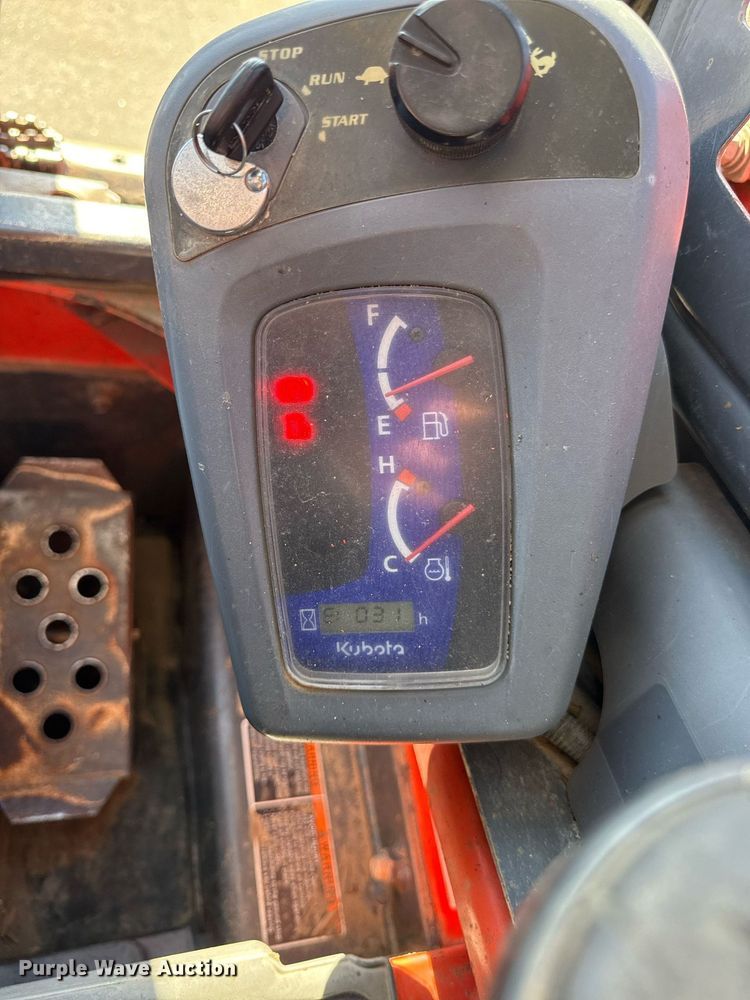 image for item DZ1478 2016 Kubota SSV65 skid steer loader