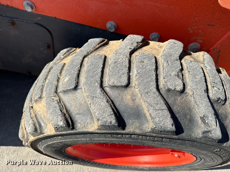 image for item DZ1478 2016 Kubota SSV65 skid steer loader