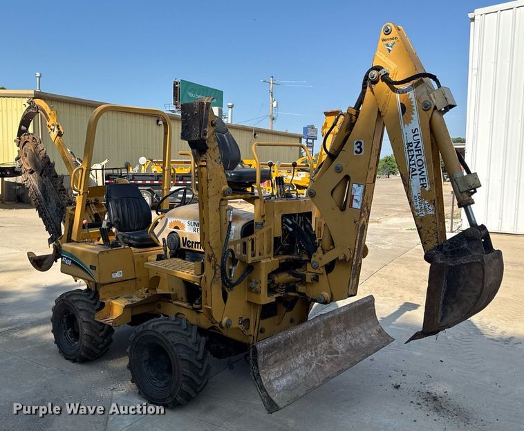 image for item DZ1481 2011 Vermeer RT450 trencher