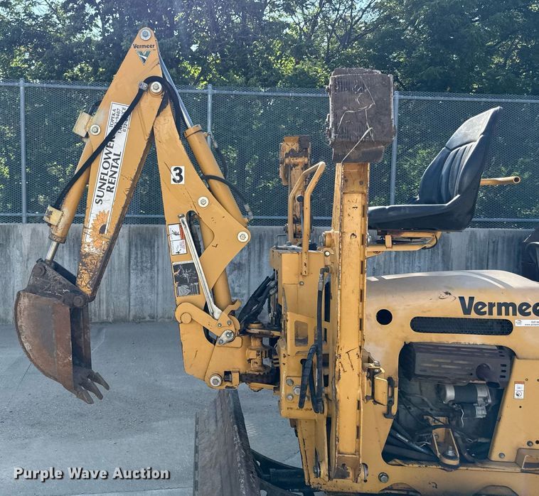 image for item DZ1481 2011 Vermeer RT450 trencher