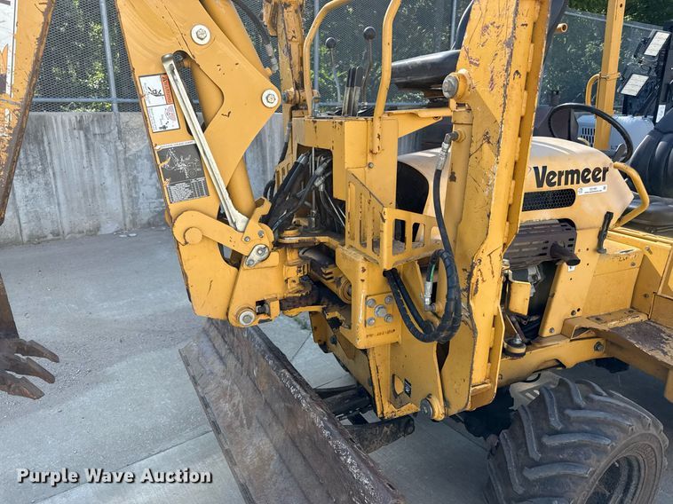 image for item DZ1481 2011 Vermeer RT450 trencher