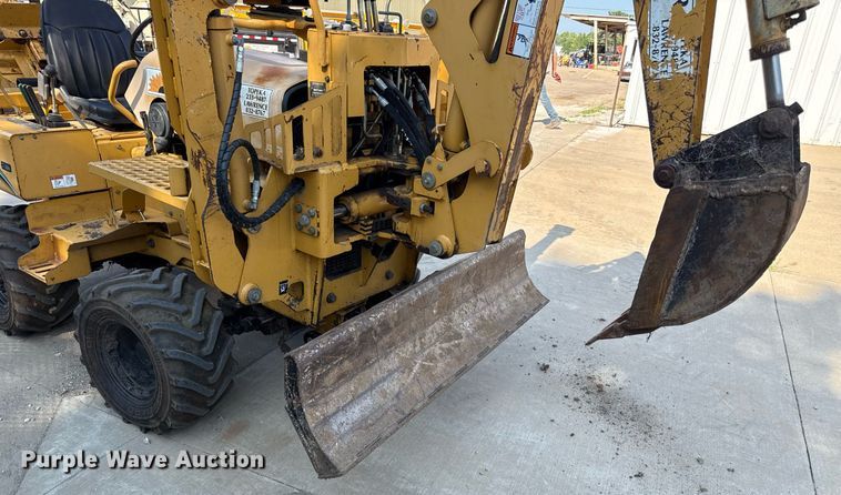 image for item DZ1481 2011 Vermeer RT450 trencher