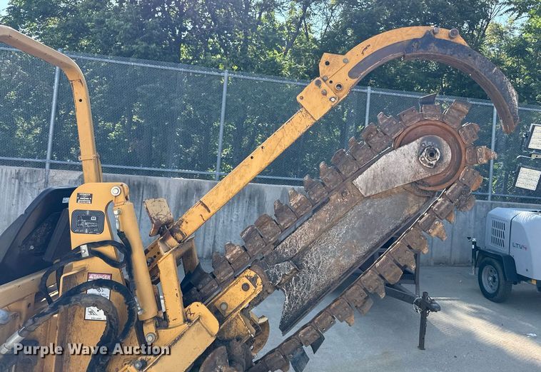 image for item DZ1481 2011 Vermeer RT450 trencher