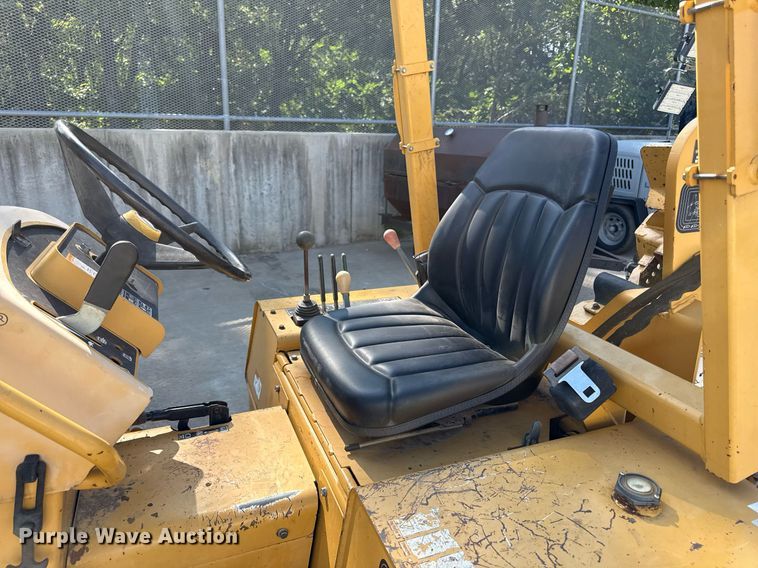 image for item DZ1481 2011 Vermeer RT450 trencher