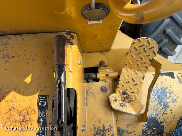 image for item DZ1481 2011 Vermeer RT450 trencher