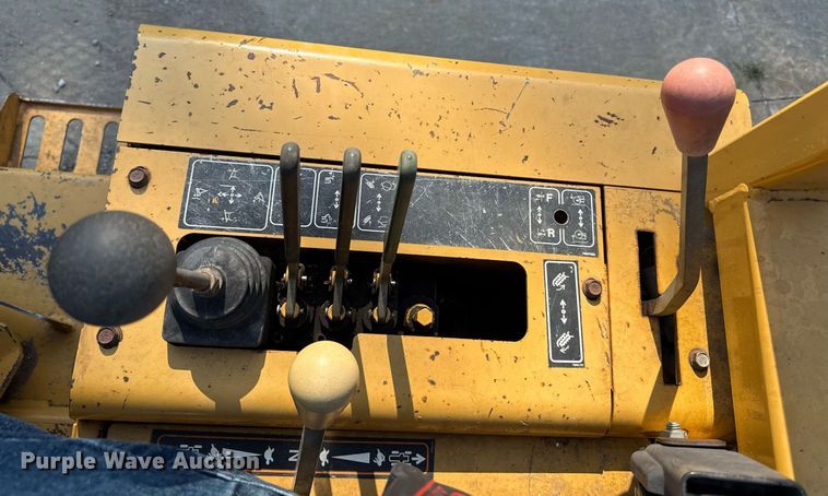 image for item DZ1481 2011 Vermeer RT450 trencher