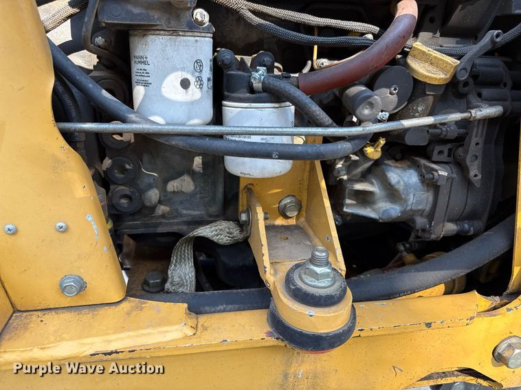 image for item DZ1481 2011 Vermeer RT450 trencher