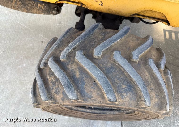 image for item DZ1481 2011 Vermeer RT450 trencher