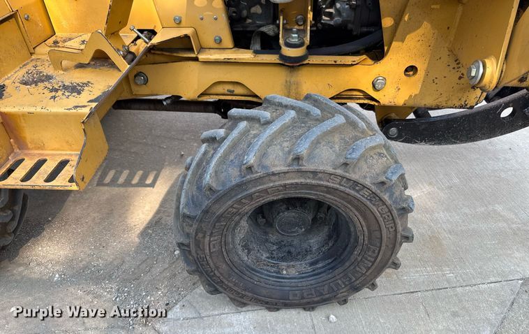 image for item DZ1481 2011 Vermeer RT450 trencher