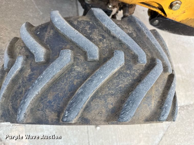 image for item DZ1481 2011 Vermeer RT450 trencher