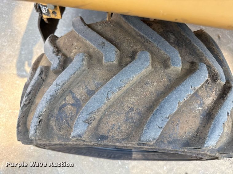 image for item DZ1481 2011 Vermeer RT450 trencher