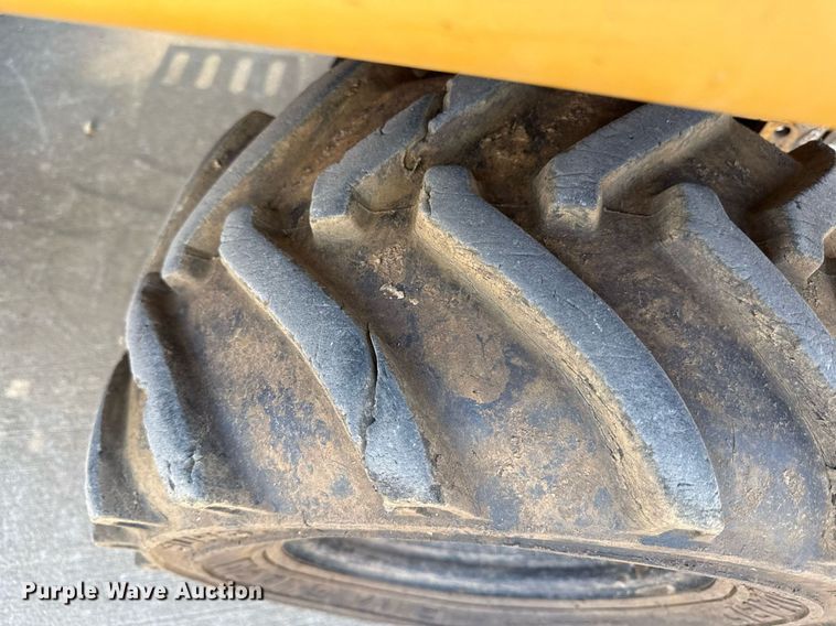 image for item DZ1481 2011 Vermeer RT450 trencher