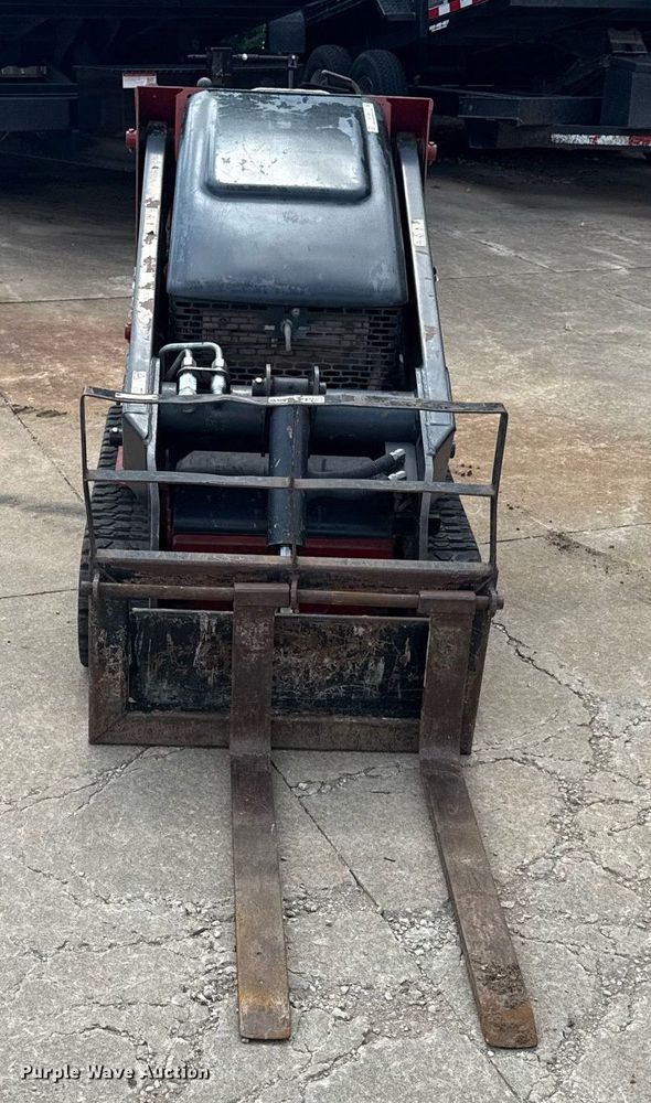 MINI CARGADOR SOBRE ORUGAS COMPACTO TORO 22321