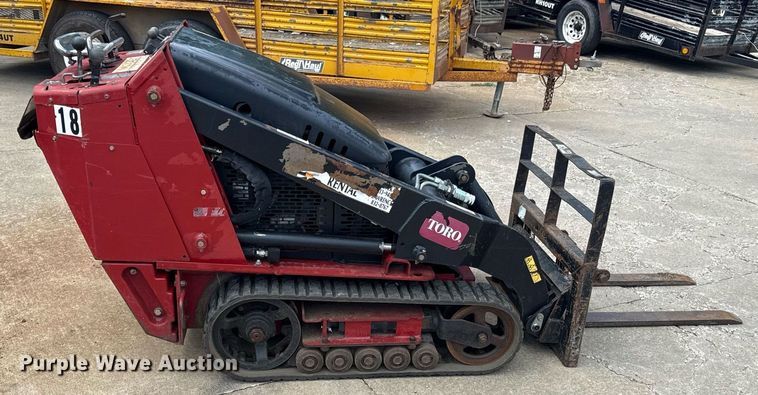 MINI CARGADOR SOBRE ORUGAS COMPACTO TORO 22321