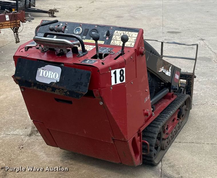 MINI CARGADOR SOBRE ORUGAS COMPACTO TORO 22321
