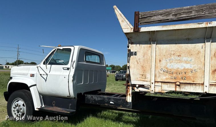 image for item DZ8638 1985 GMC C6000 manure spreader truck