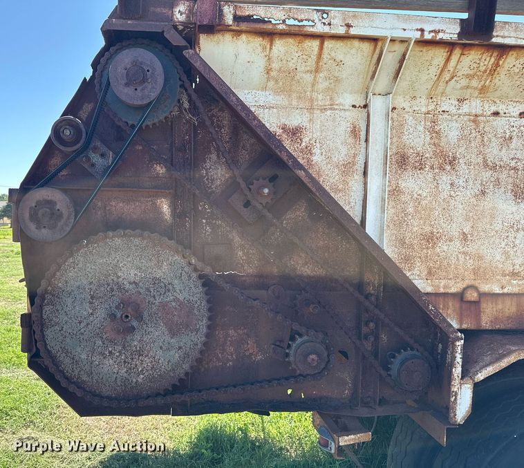 image for item DZ8638 1985 GMC C6000 manure spreader truck