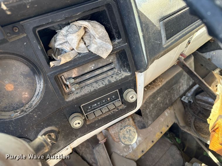 image for item DZ8638 1985 GMC C6000 manure spreader truck