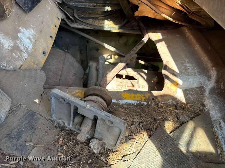 image for item DZ8638 1985 GMC C6000 manure spreader truck