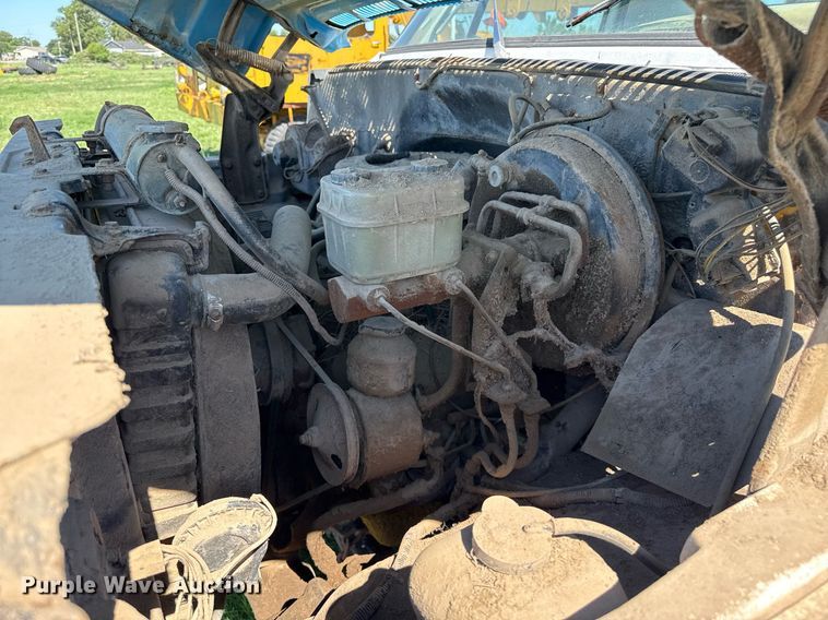 image for item DZ8638 1985 GMC C6000 manure spreader truck