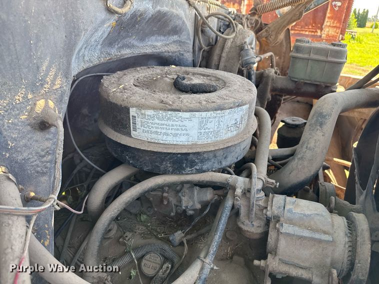 image for item DZ8638 1985 GMC C6000 manure spreader truck