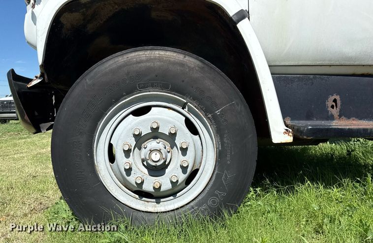 image for item DZ8638 1985 GMC C6000 manure spreader truck