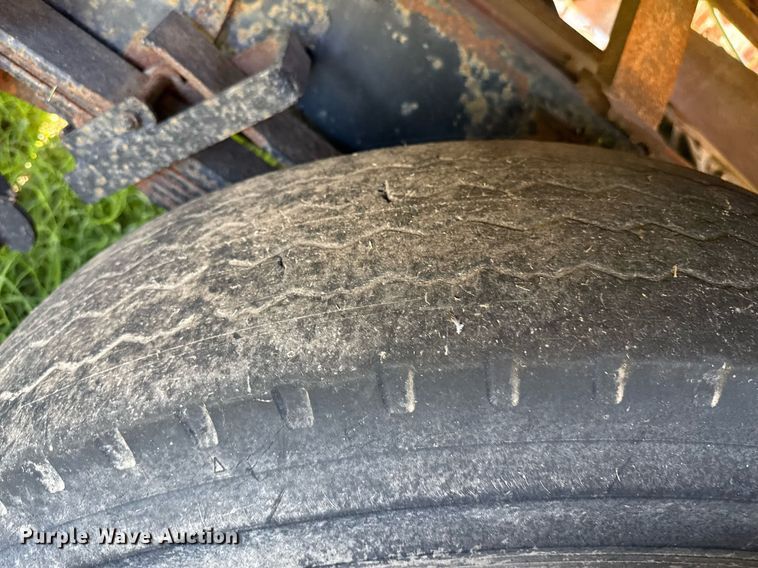 image for item DZ8638 1985 GMC C6000 manure spreader truck