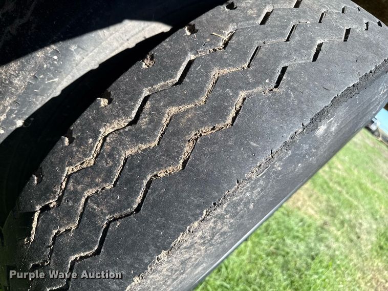 image for item DZ8638 1985 GMC C6000 manure spreader truck