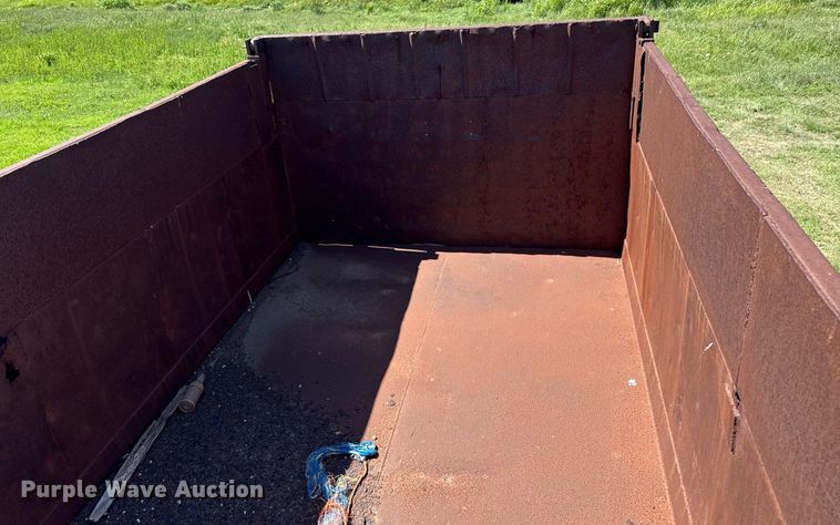 image for item DZ8639 1977 International F-4370 dump truck