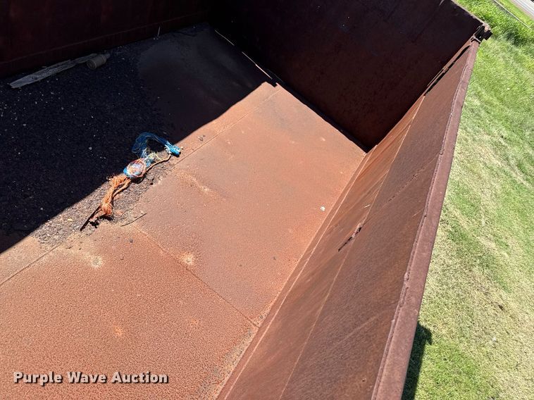 image for item DZ8639 1977 International F-4370 dump truck