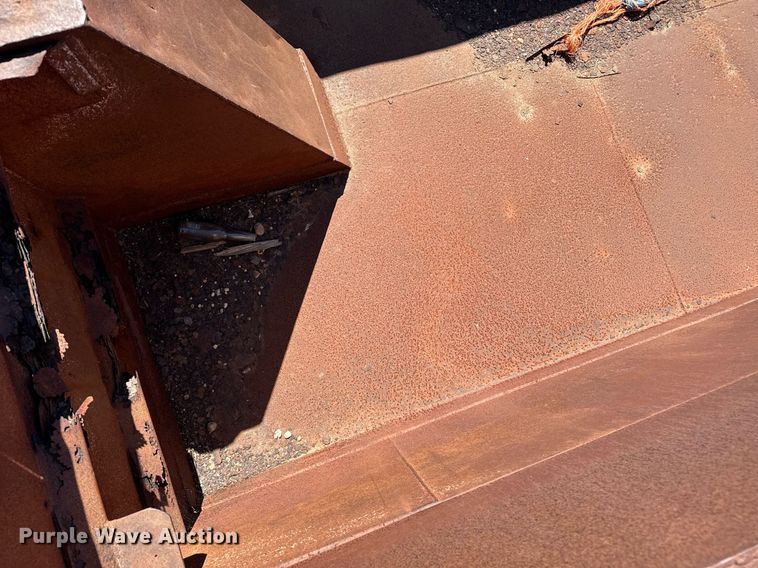 image for item DZ8639 1977 International F-4370 dump truck